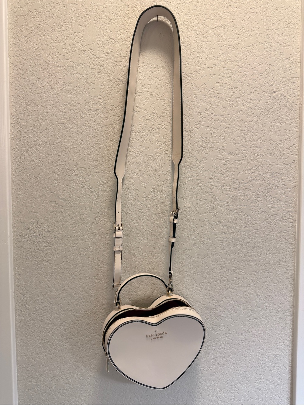 kate spade Cream Heart-Shaped Guitar Strap Mini Crossbody Bag - Picture 3 of 4